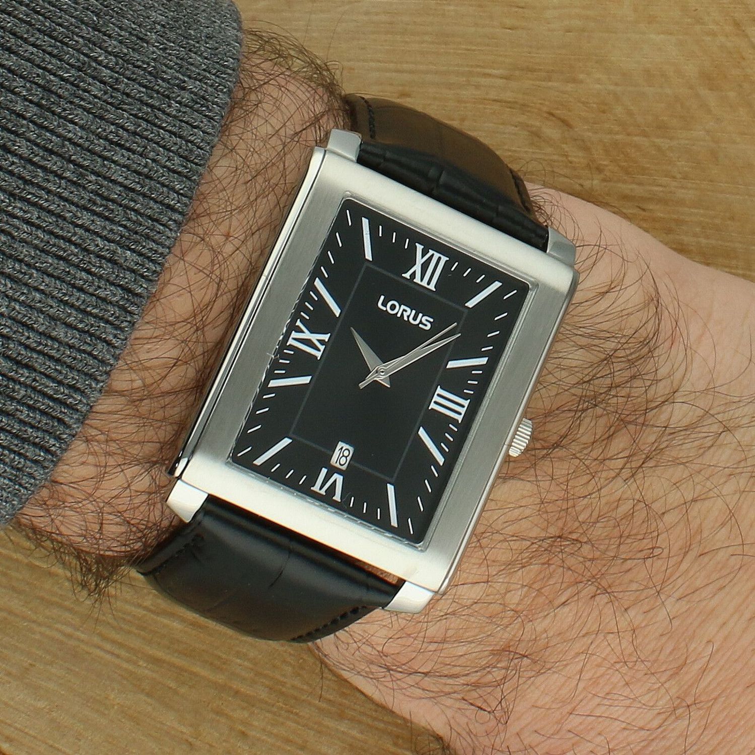 Zegarek męski Lorus RS989DX9 prostokątny  elegancki czarny pasek.jpg