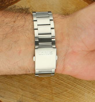 Zegarek męski LORUS Klasyczny Chronograph RT305JX9 (3).jpg