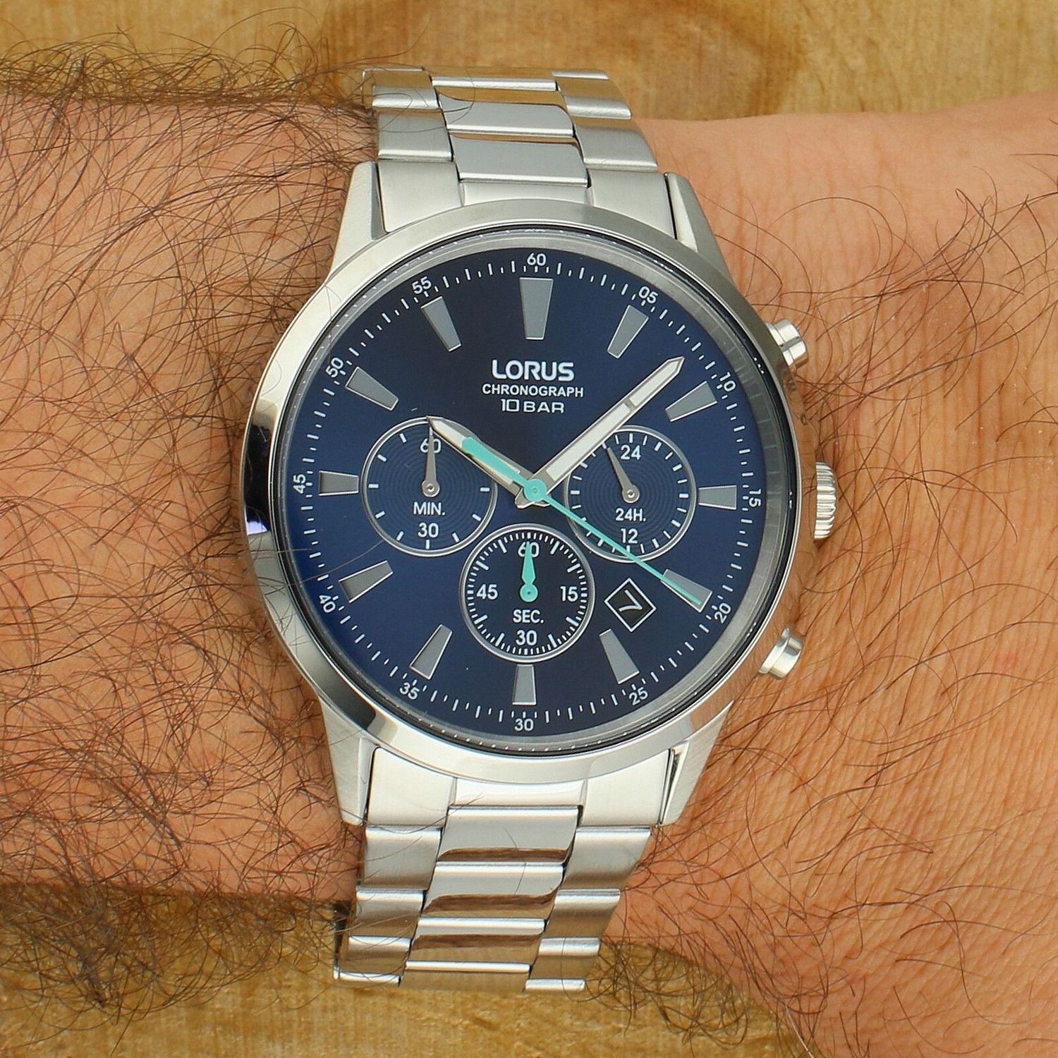 Zegarek męski Lorus Sport Chronograph RT311LX9 kwarcowy z niebieską tarczą i stalową bransoletą (2).jpg