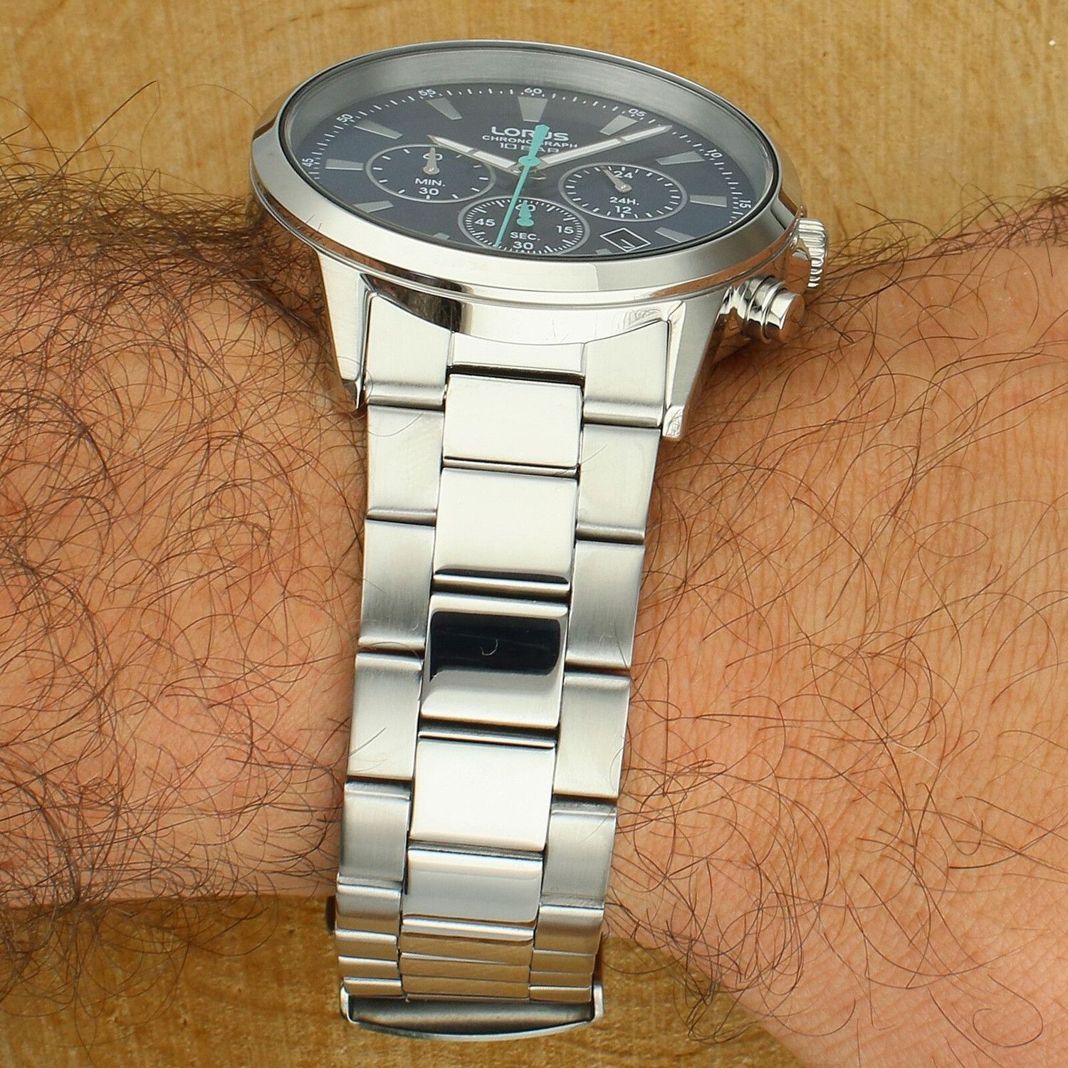 Zegarek męski Lorus Sport Chronograph RT311LX9 kwarcowy z niebieską tarczą i stalową bransoletą (2).jpg