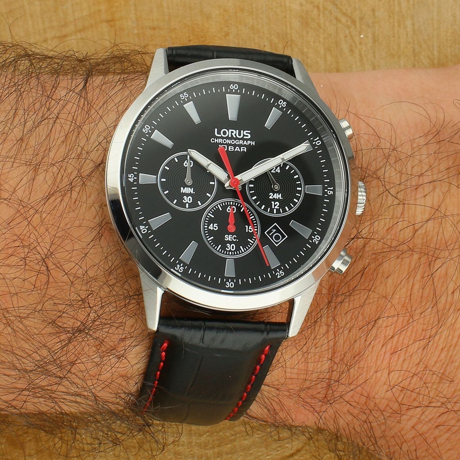 Zegarek męski Lorus Sport Chronograph RT315LX9 kwarcowy z chronografem i czarną tarczą.jpg