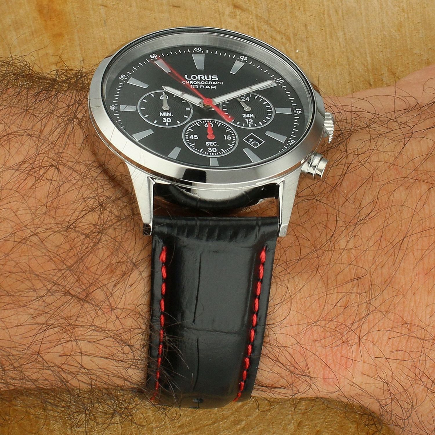 Zegarek męski Lorus Sport Chronograph RT315LX9 kwarcowy z chronografem i czarną tarczą.jpg