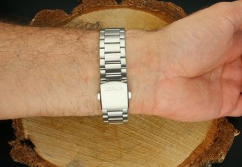 Zegarek męski Lorus RT365KX9 z funkcją chronografu, zieloną tarczą i stalową bransoletą. Wysoka precyzja, datownik i wodoszczelność 100m – stylowy i niezawodny wybór (1).jpg
