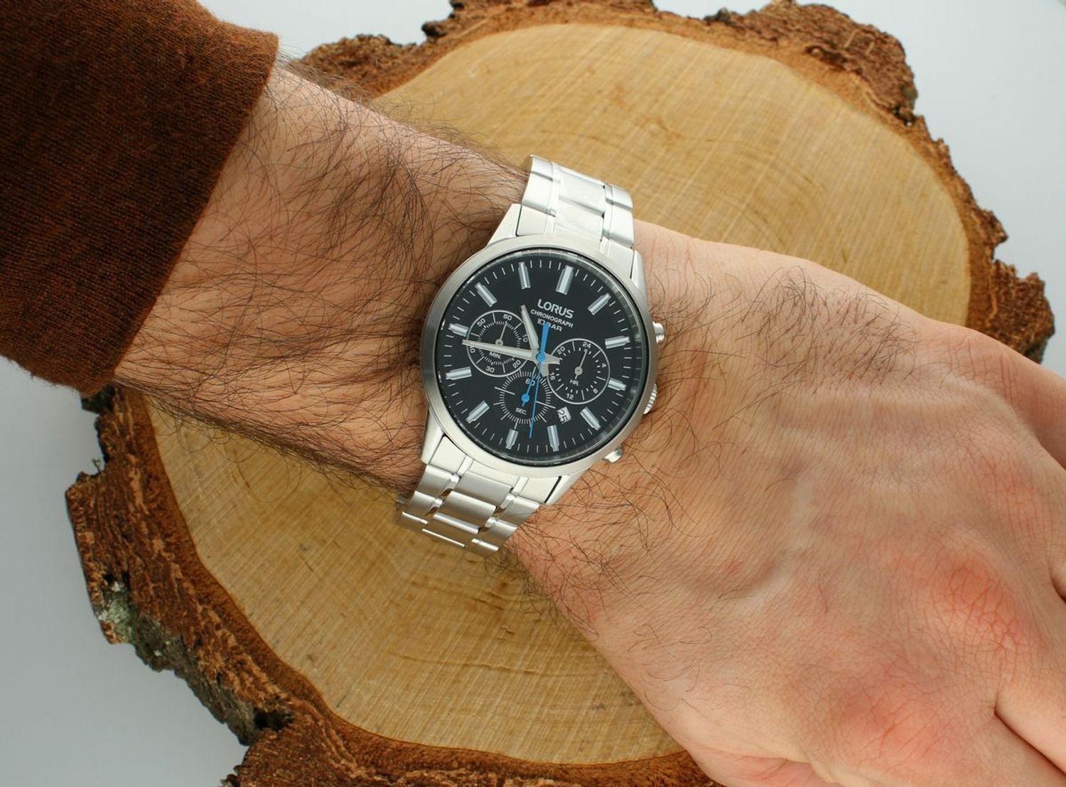 Zegarek męski na bransolecie Lorus RT371KX9 🕧Zegarek męski Lorus RT371KX9 🕧wyposażony jest w kwarcowy mechanizm, zasilany za pomocą baterii. 🕧1.webp