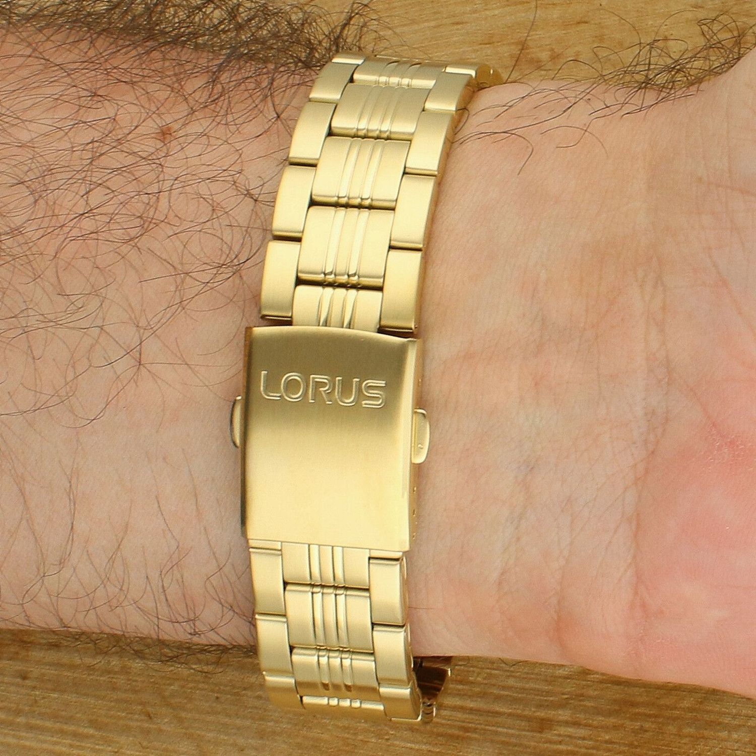 Zegarek Lorus RT386KX9 złoty PVD Seiko VD53 chronograf 100 m czarna tarcza męski zegarek.jpg