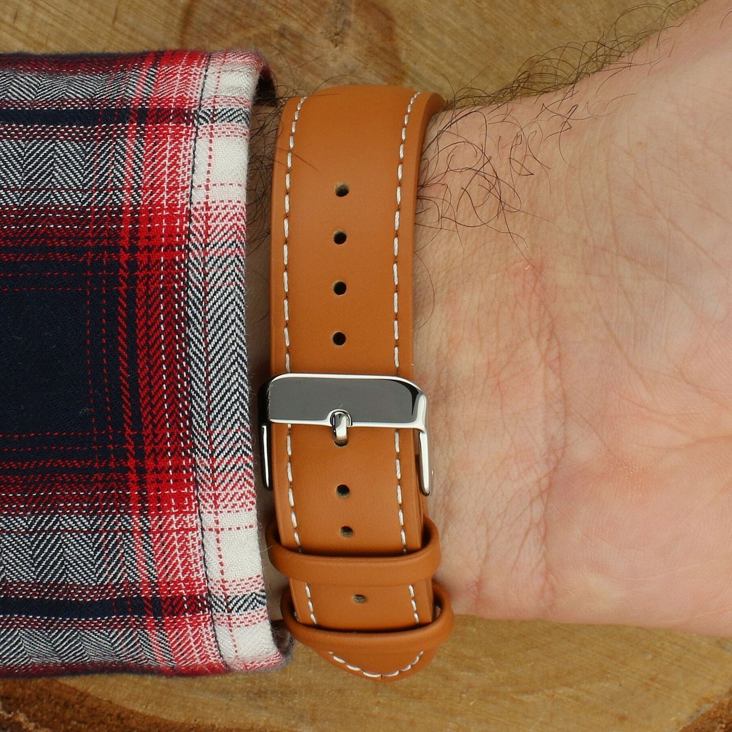 Lorus RT387KX9 to męski zegarek sportowy z mechanizmem Seiko VD53. Posiada chronograf, tachometr, czas 1224h, datownik oraz wodoszczelność 100 m. Brązowa tarcza sunburst, szkło mineralne i stalowa koperta.1.jpg