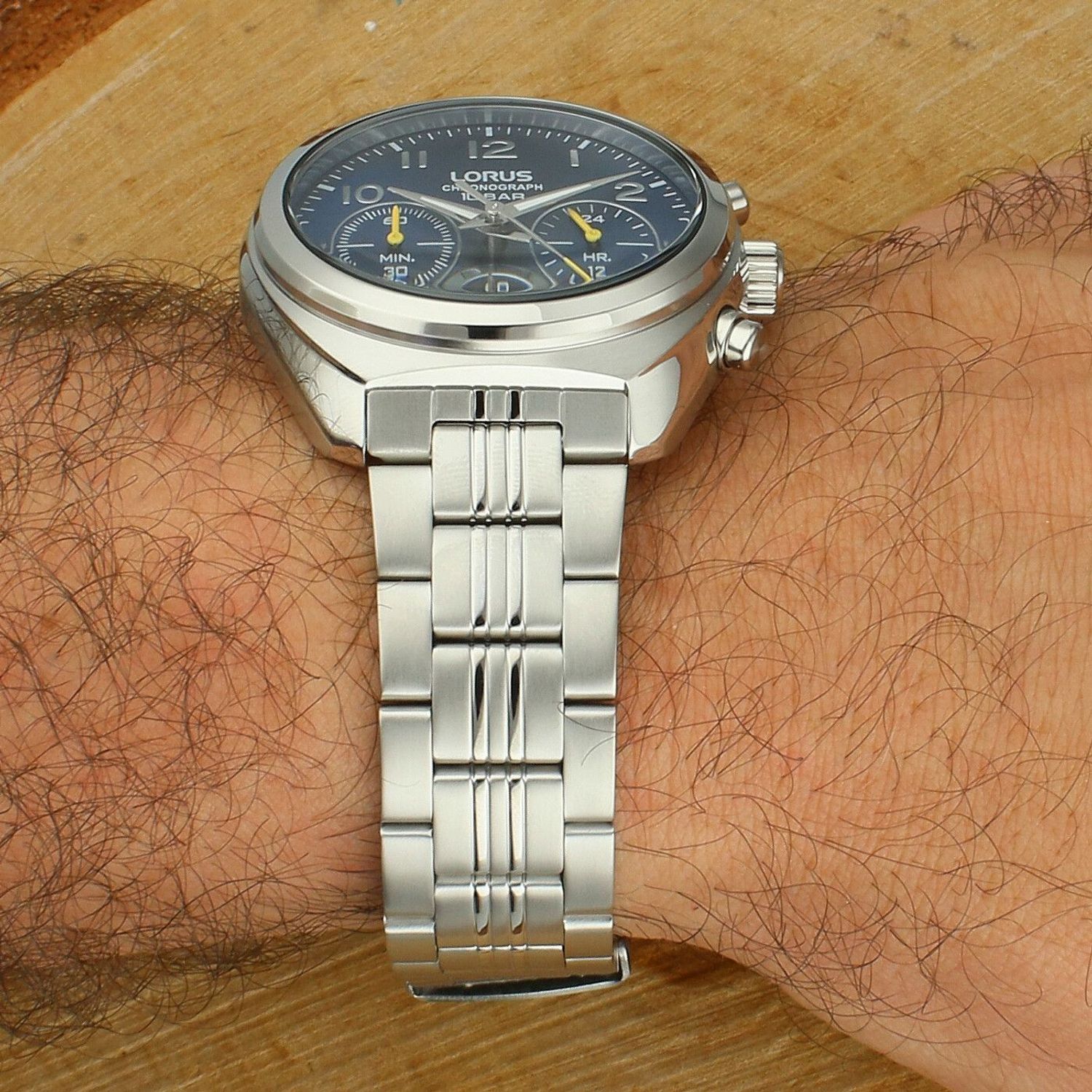 Zegarek męski Lorus RT389KX9 Sports Chronograph – stalowa bransoleta, niebieska tarcza.jpg