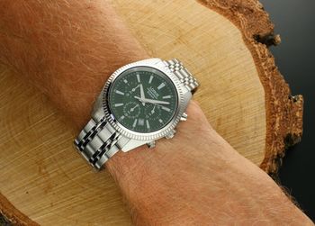 Sportowy zegarek męski Lorus RT397KX9 z zieloną tarczą, chronografem, WR100 i stalową bransoletą. Japoński mechanizm kwarcowy, bezpłatna dostawa.2.jpg