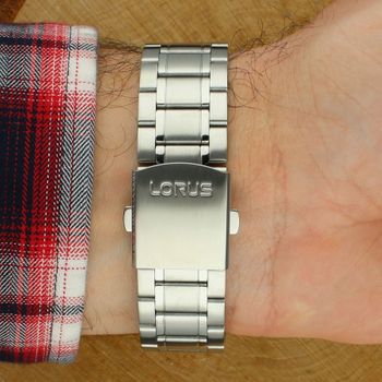 Lorus RW665AX9 Sports Digital to stalowy zegarek z mechanizmem kwarcowym Seiko, szkłem mineralnym, podświetleniem, alarmem, chronografem i rozbudowanym kalendarzem. Wodoszczelność 100 m (10 bar) – idealny do pływan4.jpg