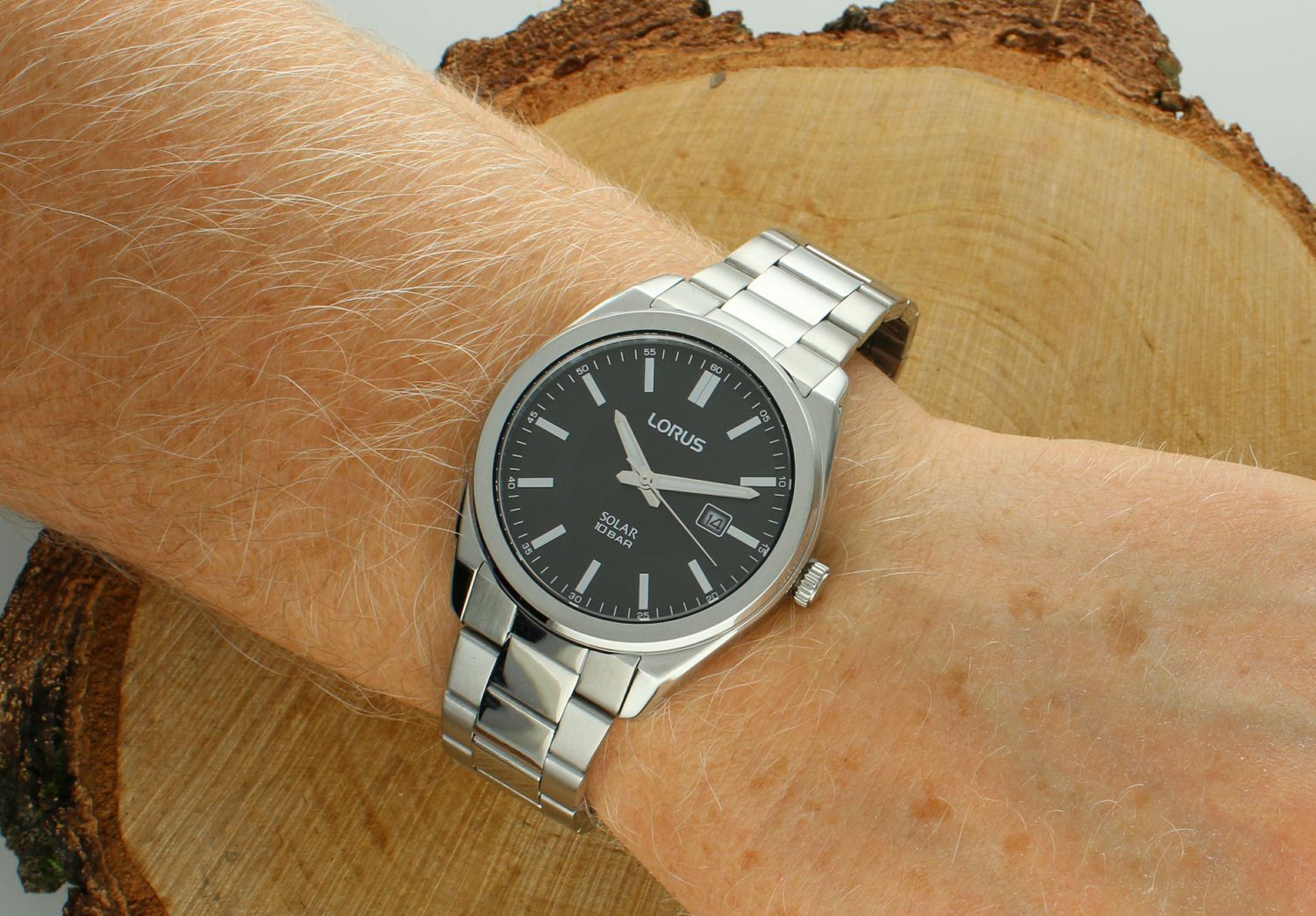 Zegarek LORUS RX351AX9 zegarek męski Lorus zegarek Lorus RX351AX9 wyposażony jest w solarny mechanizm, zasilany za pomocą energii słonecznej. Posiada bardzo wysoką dokładność mierzenia 1.webp