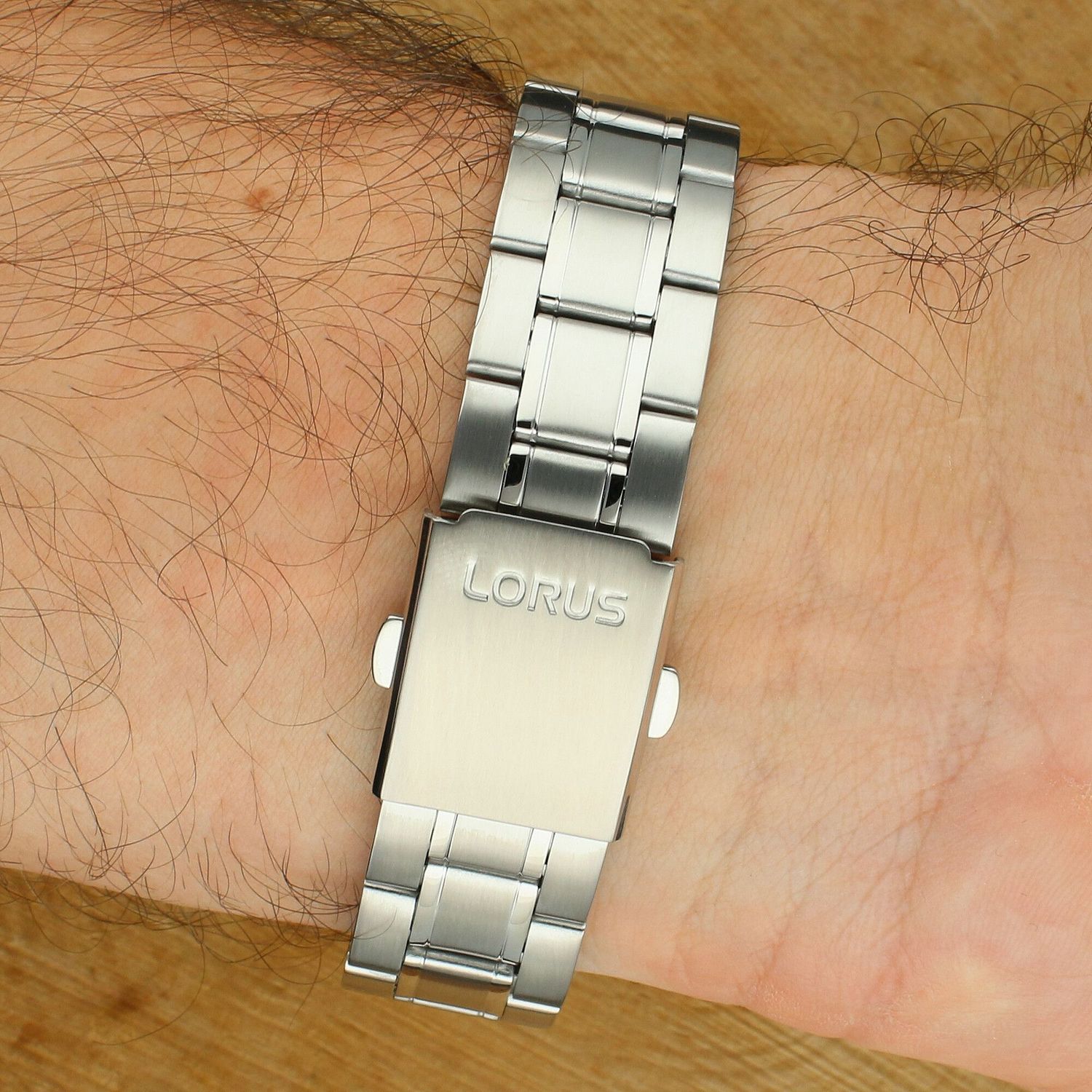 Lorus RX385AX9 – Męski zegarek solarny 100 m, stalowa bransoleta.jpg