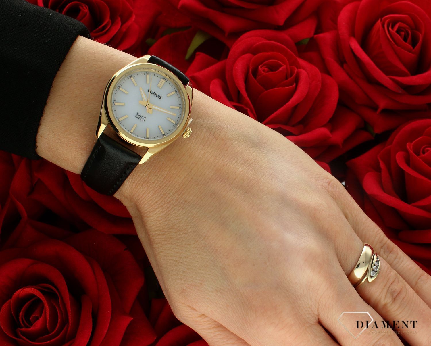 Zegarek damski solar na skórzanym pasku Loru. Zegarek damski na bransolecie z pozłacanymi elementami Lorus z białą tarczą RY518AX i szkłem mineralnym. Autoryzowany sklep Kurier Gratis 24h Gwarancja najniższej ceny Grawer 0złZwrot 30 dni Negocjacje.jpg