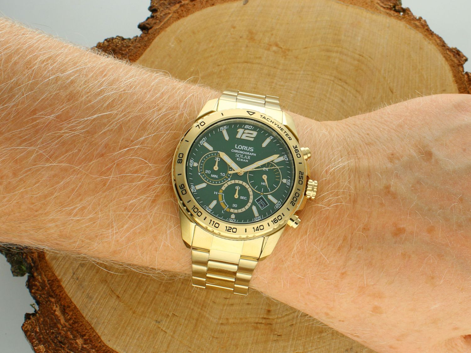 Zegarek LORUS RZ514AX9 Zegarek męski Lorus zegarek Lorus RZ514AX9 wyposażony jest w solarny mechanizm, zasilany za pomocą energii słonecznej. Posiada bardzo wysoką dokładność mierzenia czasu 1.webp