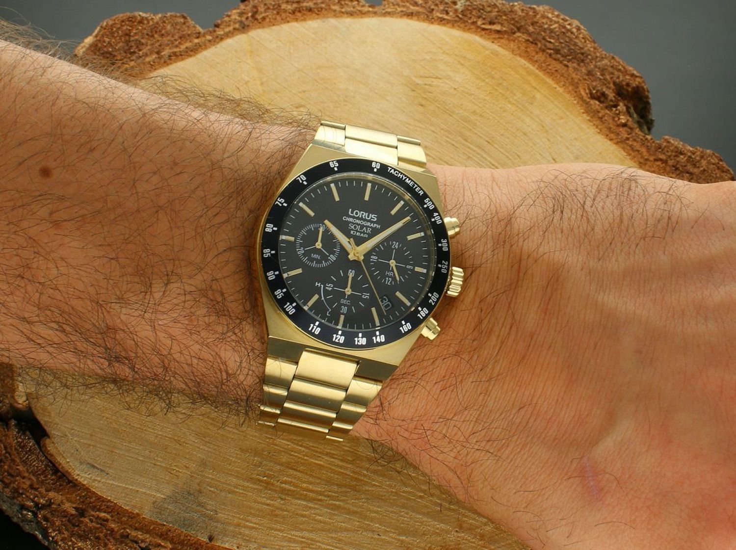 Zegarek męski Lorus Chronograph Solar RZ528AX9 – pozłacany, solarny, 100m.jpg