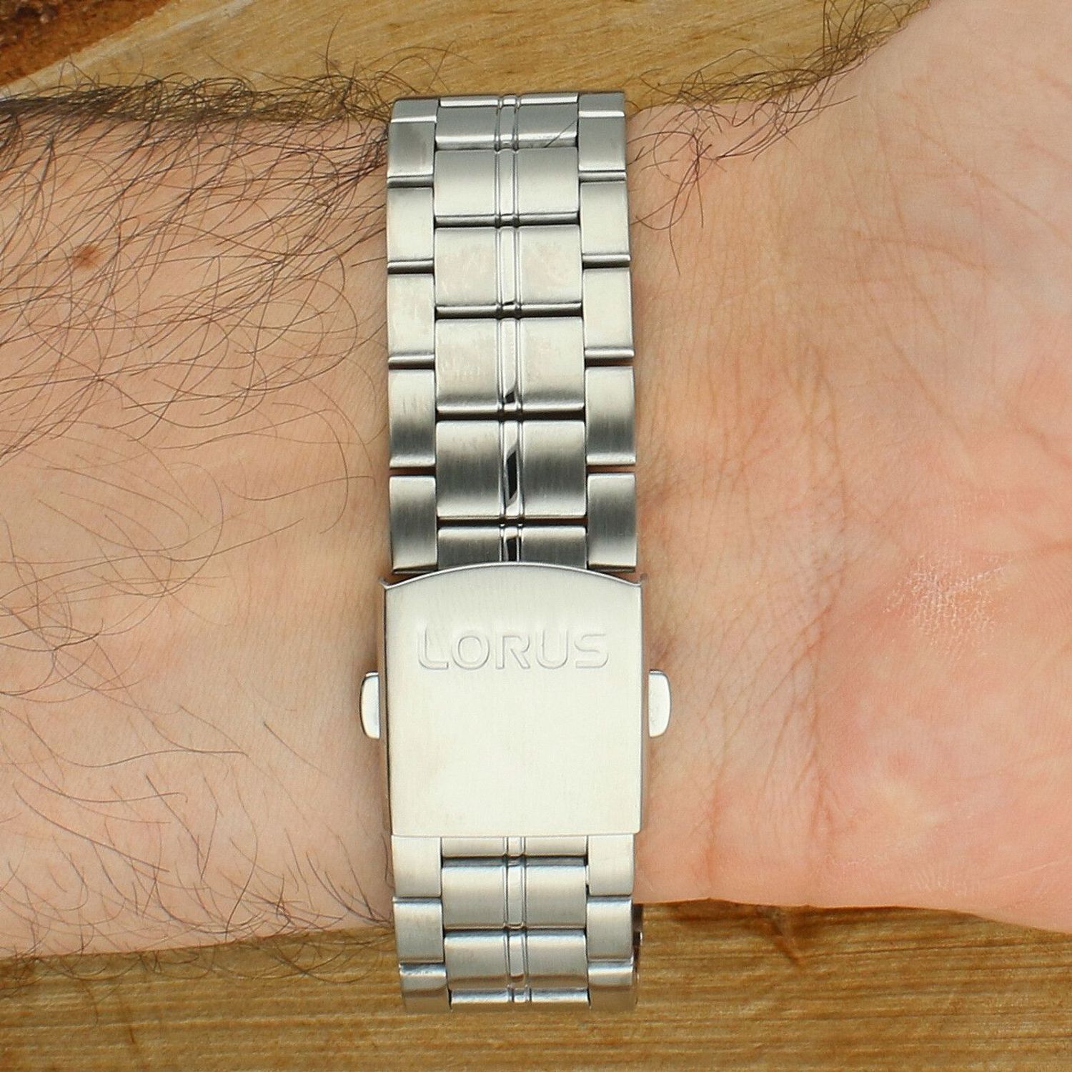 Zegarek męski Lorus RZ619AX9 solarny  chronograf 100m zielony.jpg