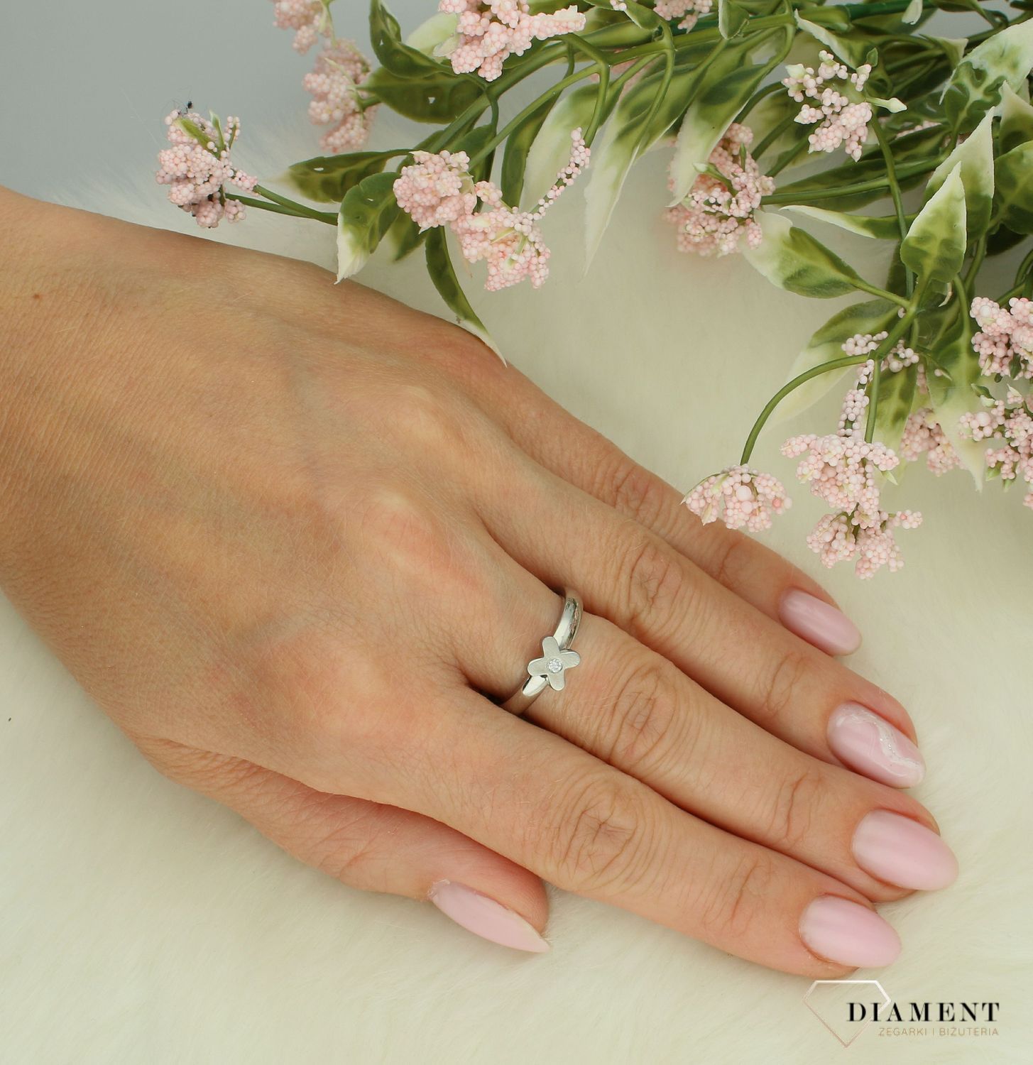 Stalowy pierścionek damski 925 gładki kwiatek z cyrkonią S-426. Stalowy pierścionek damski. Pierścionek ze stali szlachetnej. Pierścionek damski stalowy na prezent.2.jpg