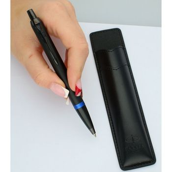 Długopis Parker Jotter S0828100 w matowej czerni z chromowanymi detalami i czarnym etui. Stylowy, trwały i płynnie piszący – idealny na prezent lub do codziennego pisania.3.jpg