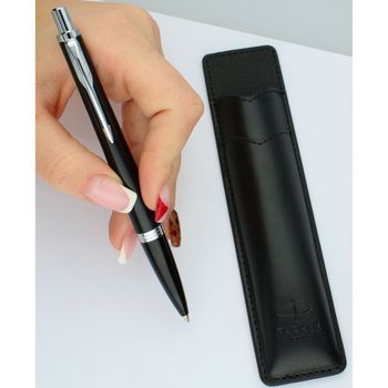 Długopis Parker Jotter S0828210 – czarny, błyszczący korpus z chromowanymi detalami. W zestawie czarne etui. Stylowy, niezawodny i gotowy na każdą okazję.4.jpg