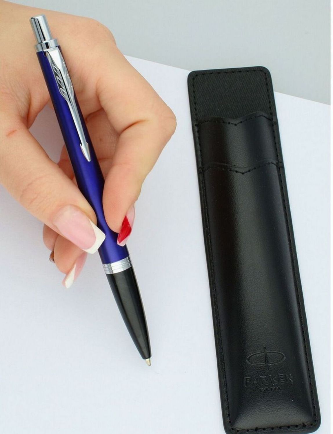 długopis Parker granatowy, Parker Jotter S0828430, długopis z etui, elegancki długopis Parker, prezent dla nauczyciela, długopis klik, QuinkFlow Parker, długopis do biura2.jpg