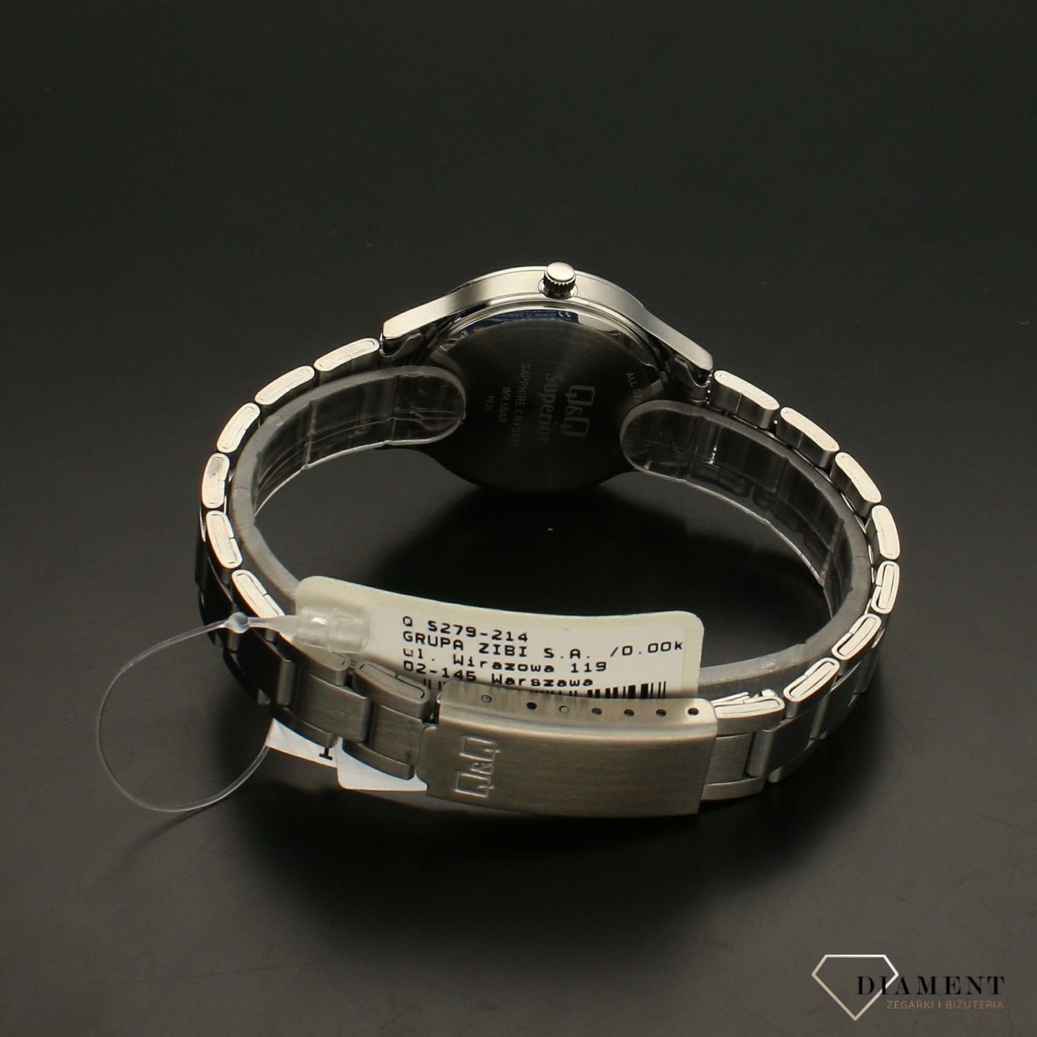 Zegarek damski na bransolecie stalowej z czytelną biała i czarnymi cyframi QQ S279-214 ⌚.webp