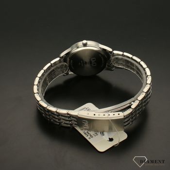 Zegarek damski na bransolecie stalowej z czytelną tarczą i cyframi QQ S281-214 ⌚ Zegarki damskie z bransoletą (4).jpg