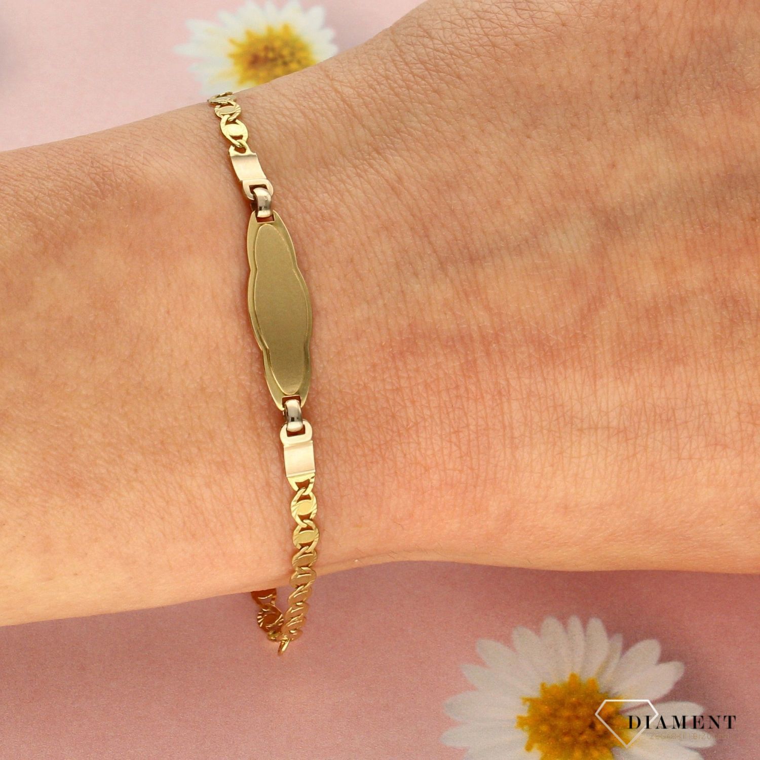 Przepiękna złota bransoletka z oryginalna zawieszką w formie blaszki z miejscem na indywidualny grawer. Złota bransoletka próba 585. Piękny prezent i wspaniała pamiątka.  (1).jpg