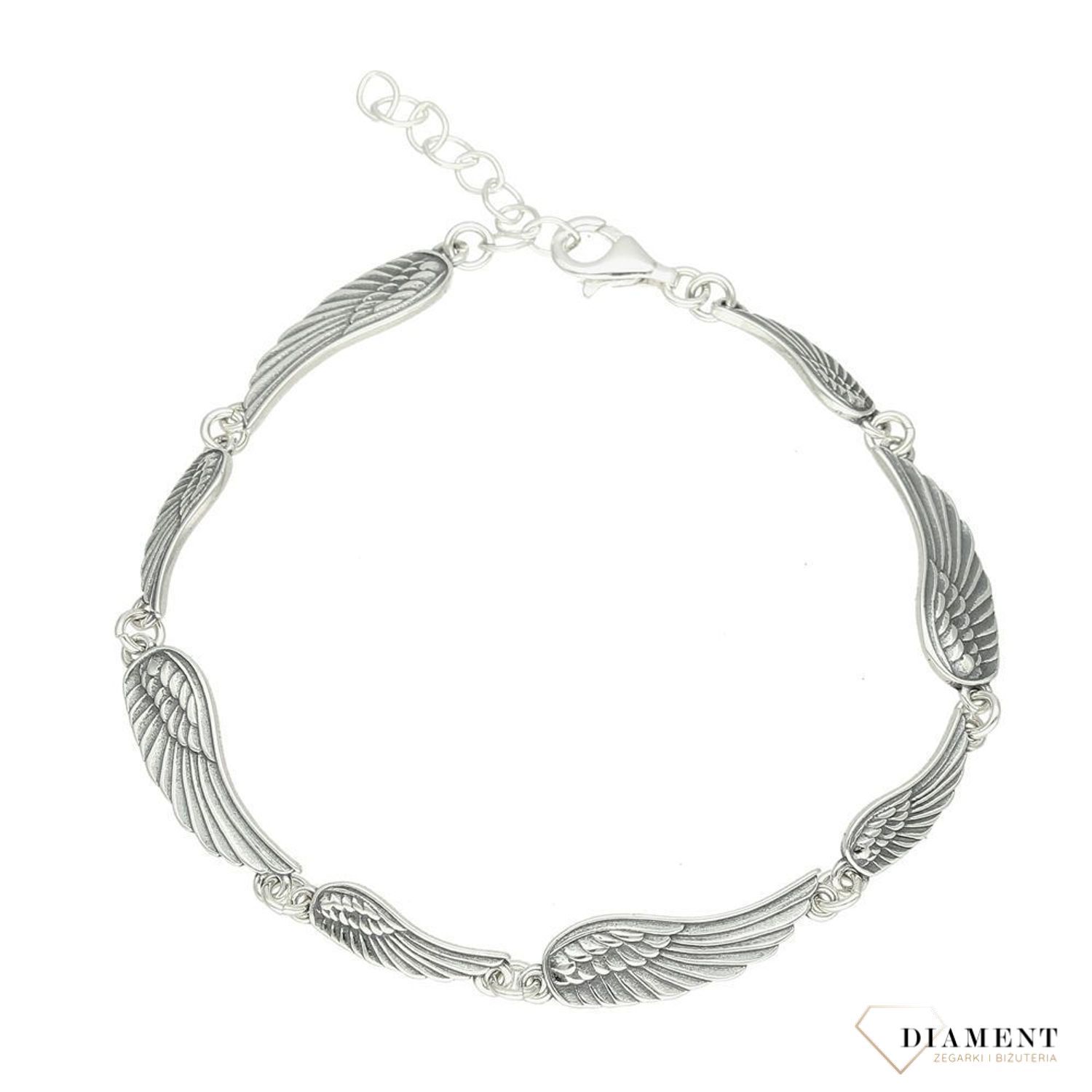 Srebrna bransoletka z oksydowanego srebra z motywem skrzydła. Idealny pomysł na prezent dla kobiety. Bransoletka wykonana ze srebra próby 925..jpg