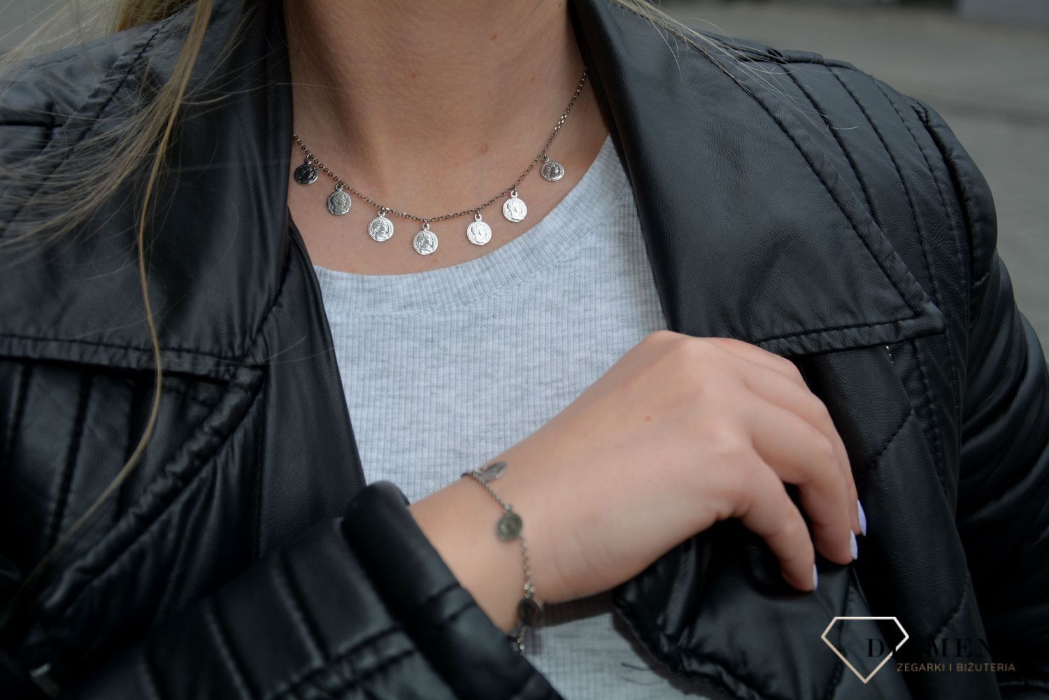 Srebrna bransoletka została wykonana z wysokiej jakości srebra próby 925. Bransoletka z motywem monetek. Zapraszamy do zapoznania się z ofertą..jpg