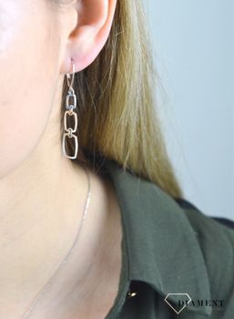 Kolczyki srebrne wiszące S2K000000-037. Srebrne kolczyki wiszące w kształcie trzech prostokątnych zawieszek. Delikatne kolczyki wykonane z najwyższej jakości srebrna próby 925 wyglądają bardzo elega (1).JPG