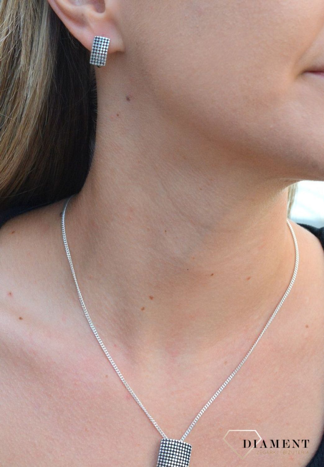 Kolczyki srebrne rodowane prostokątne S2K000000-229, Srebrne kolczyki damskie. Proste kolczyki srebrne. Srebrne rodowane kolczyki damskie. Kolczyki idealne na prezent. Kolczyki na każdą okazję..jpg