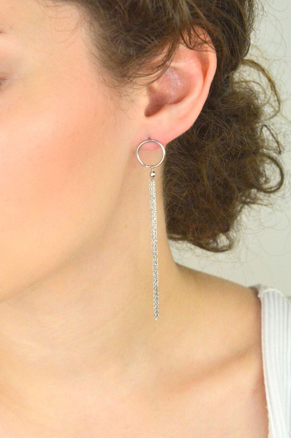 Kolczyki damskie wiszące srebrne próby 925, model S2K000000-269, z okrągłymi pustymi kółeczkami i długimi łańcuszkami. 1.jpg