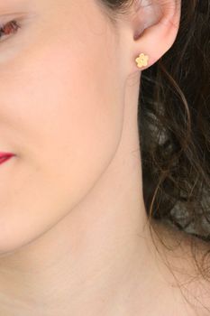 Złote kolczyki 585 kwiaty z cyrkonią – subtelny blask  Diament (1).jpg