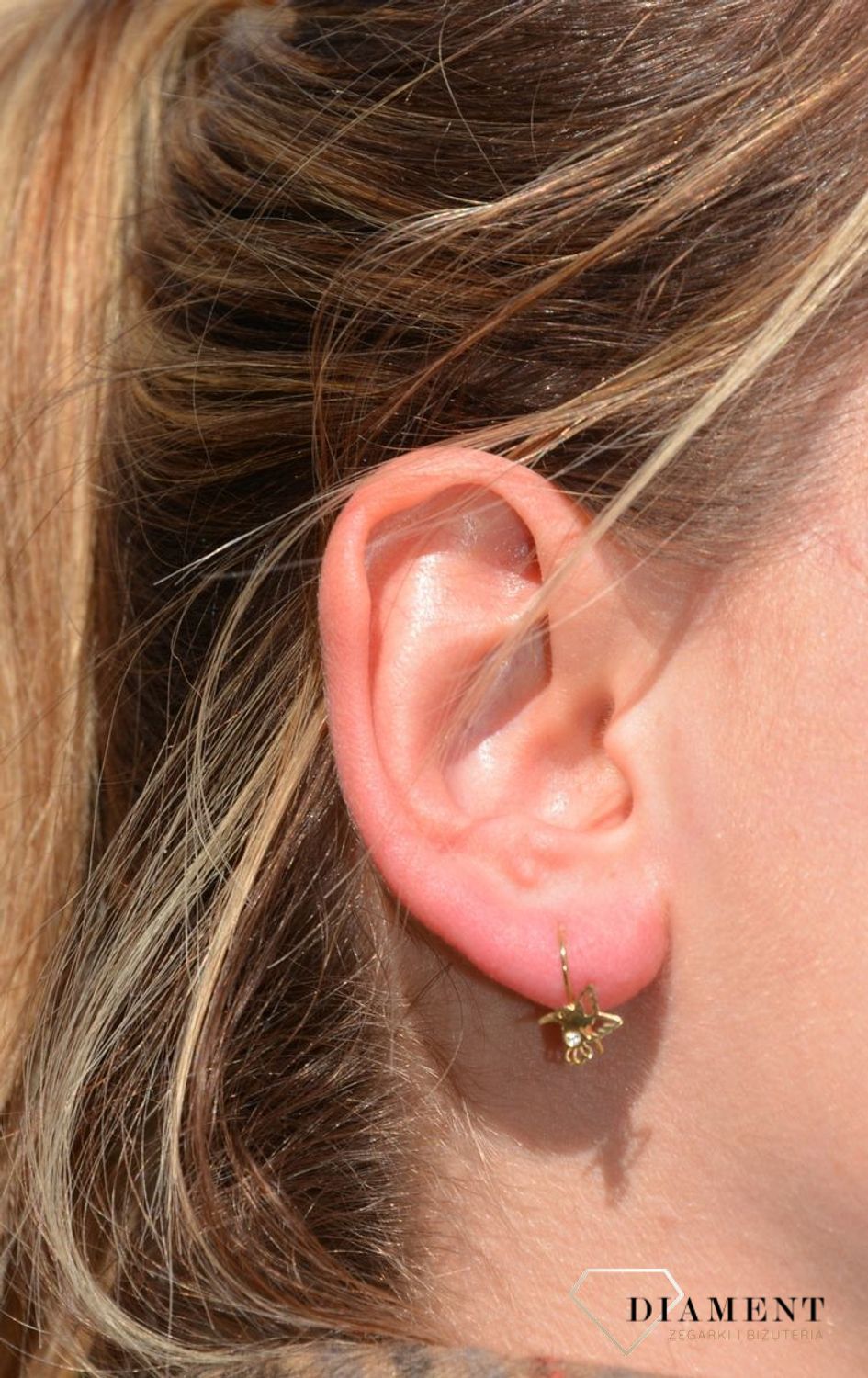 Złote kolczyki koliberek na angielskie zapięcie.jpg
