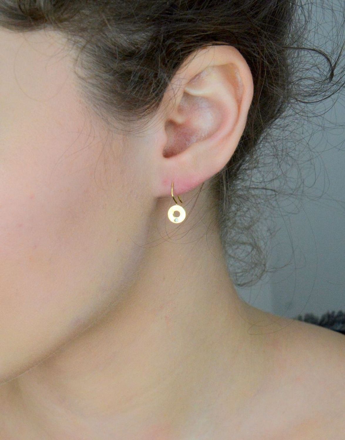 Złote kolczyki kółeczka, oponki na biglu z cyrkonią złoto 585 S2K000000-427 🎁Złote kolczyki kółeczka, oponki na biglu, kolczyki apart.jpg