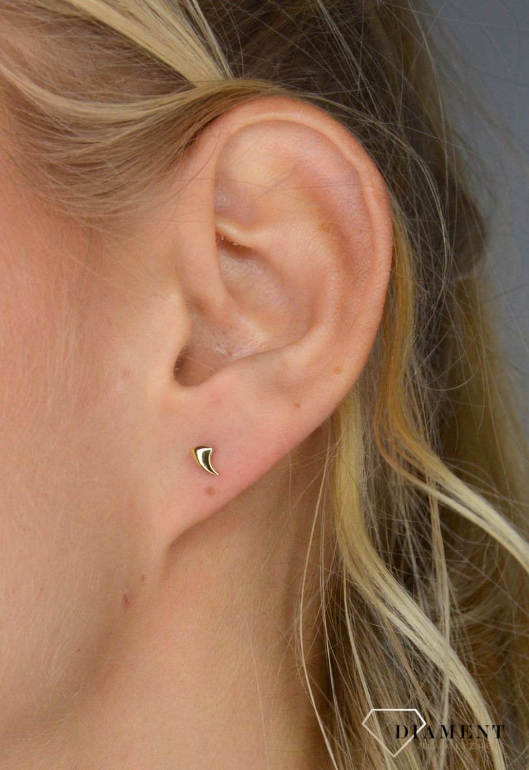 Złote kolczyki gładkie. Kolczyki zapinane na sztyft.jpg