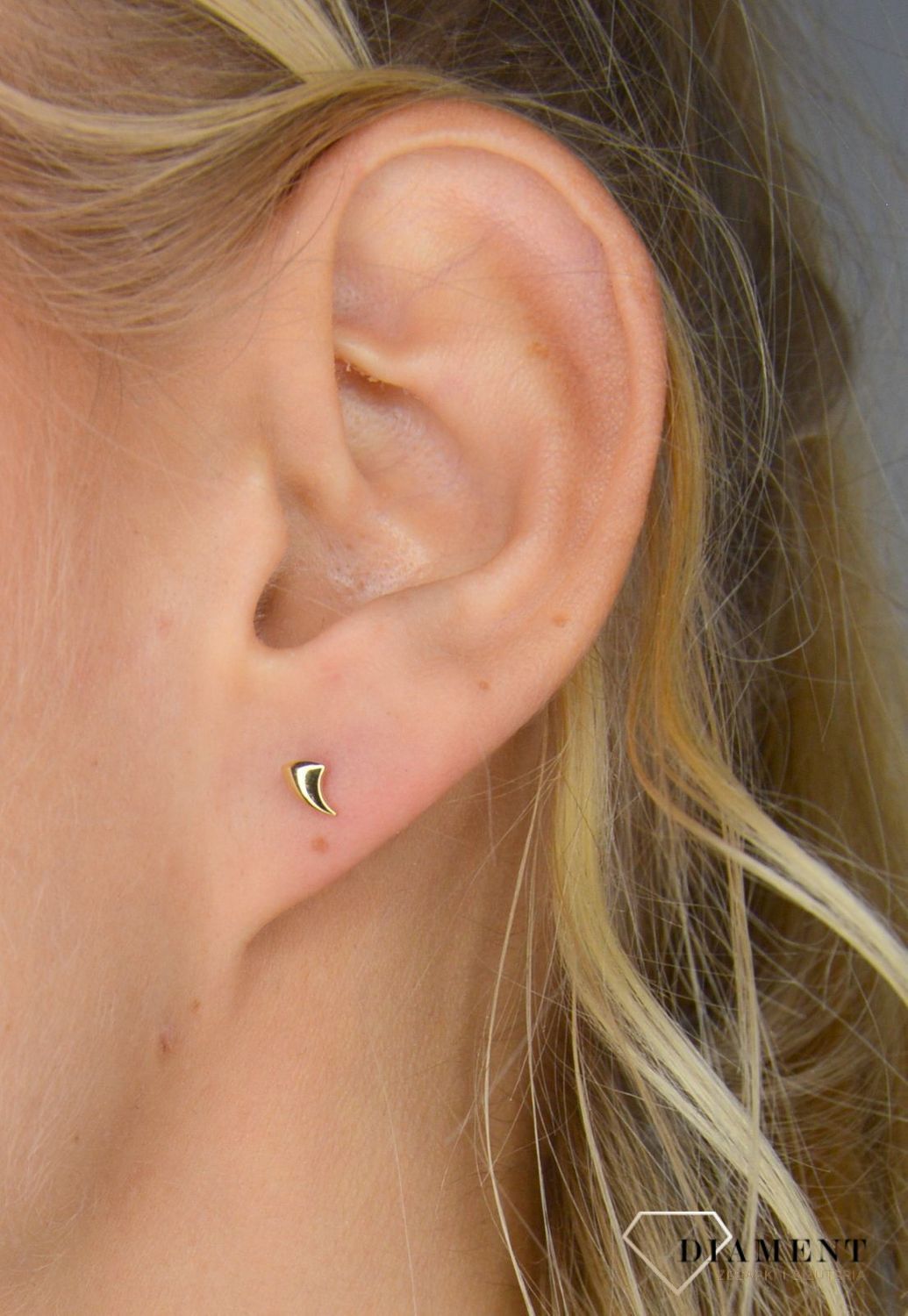 Złote kolczyki gładkie. Kolczyki zapinane na sztyft.jpg