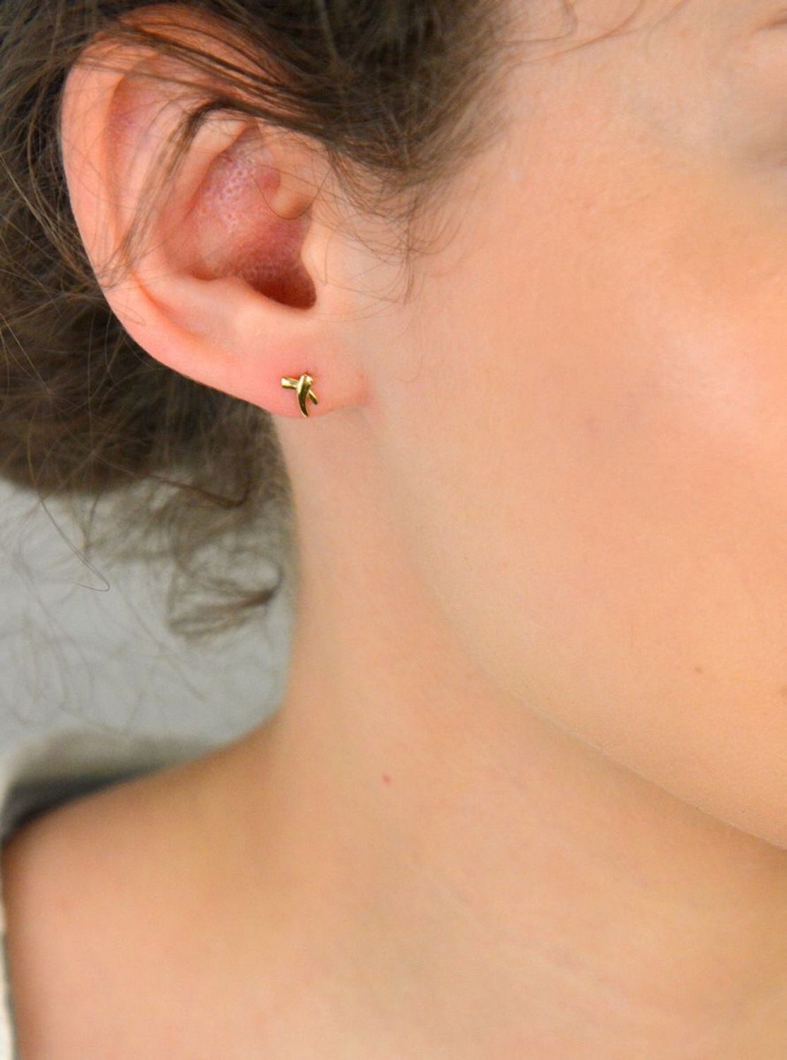 Kolczyki damskie złote wkrętki pr 585, S2K000000-440 Eleganckie i ponadczasowe złote kolczyki wkrętki to must-have w kolekcji każdej kobiety. Wykonane z wysokiej jakości złota próby 585,1.jpg