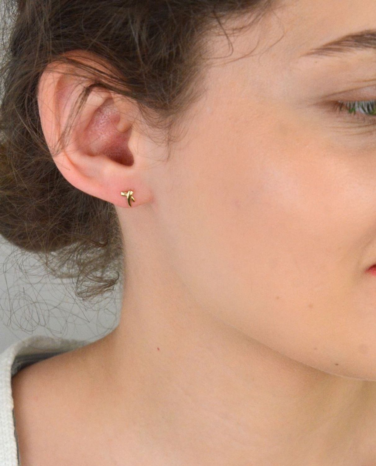 Kolczyki damskie złote wkrętki pr 585, S2K000000-440 Eleganckie i ponadczasowe złote kolczyki wkrętki to must-have w kolekcji każdej kobiety. Wykonane z wysokiej jakości złota próby 585,1.jpg