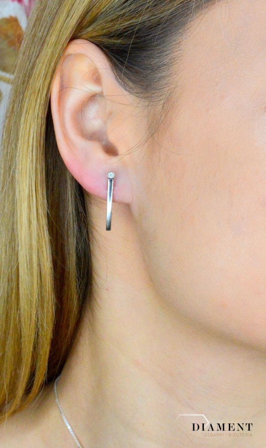 Kolczyki damskie  Srebrne patyczki  S2K000000-738 Srebrne kolczyki zapinane na ponadczasowe zapięcie typu sztyft, zostały wykonane z najwyższej jakości srebra próby 925. Idealny pomysł na prezent.jpg