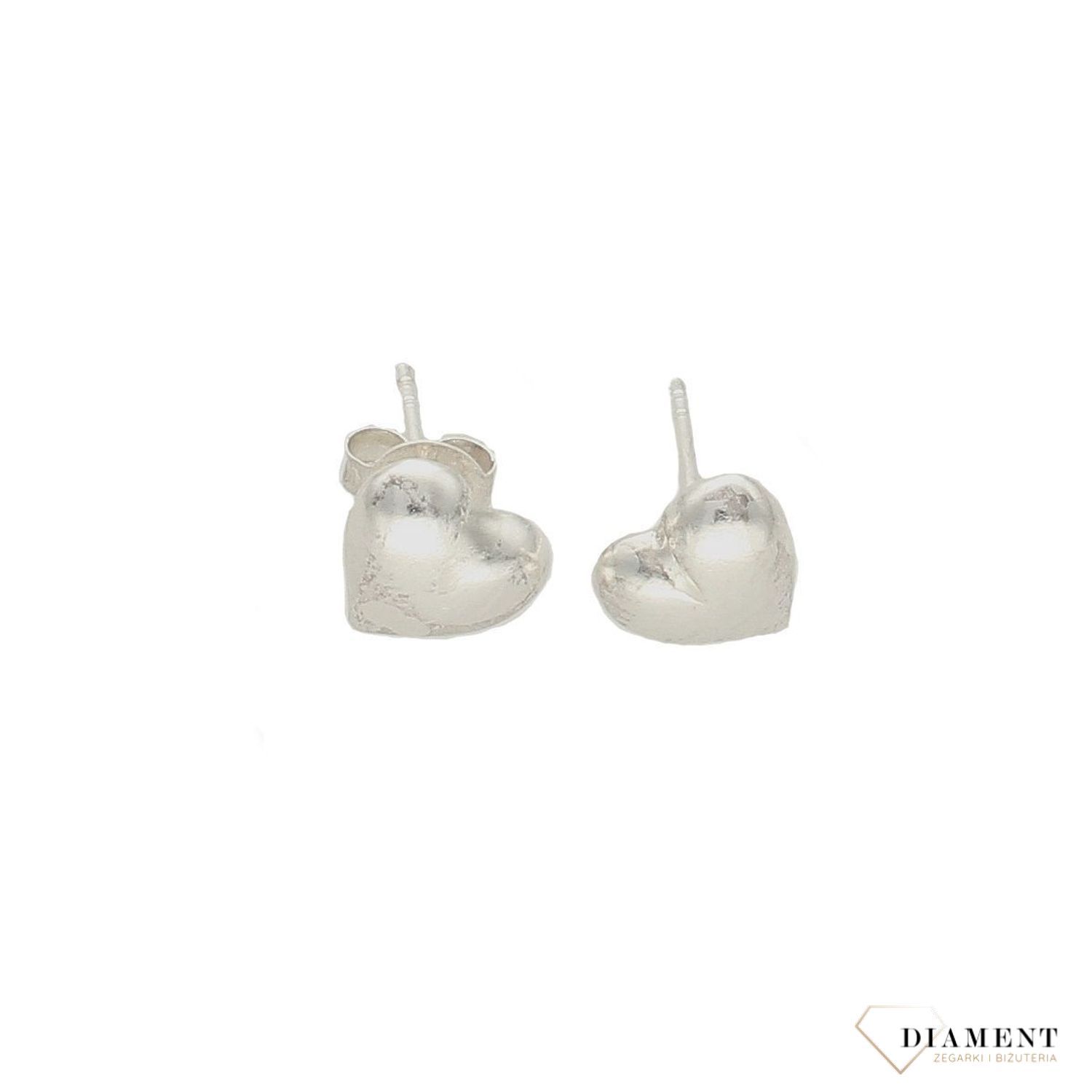 Srebrne kolczyki serduszka S2K000000-787. Srebrne kolczyki serduszka. Kolczyki srebrne wkrętki. Kolczyki srebrne na sztyft. Srebrne kolczyki dla dziewczynki. kolczyki damskie srebrne. Kolczyki na każdą okaz.jpg