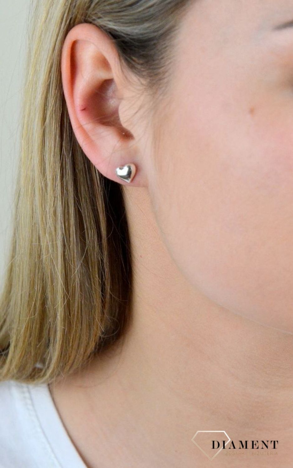 Srebrne kolczyki serduszka S2K000000-787. Srebrne kolczyki serduszka. Kolczyki srebrne wkrętki. Kolczyki srebrne na sztyft. Srebrne kolczyki dla dziewczynki. kolczyki damskie srebrne. Kolczyki na każdą okaz.jpg