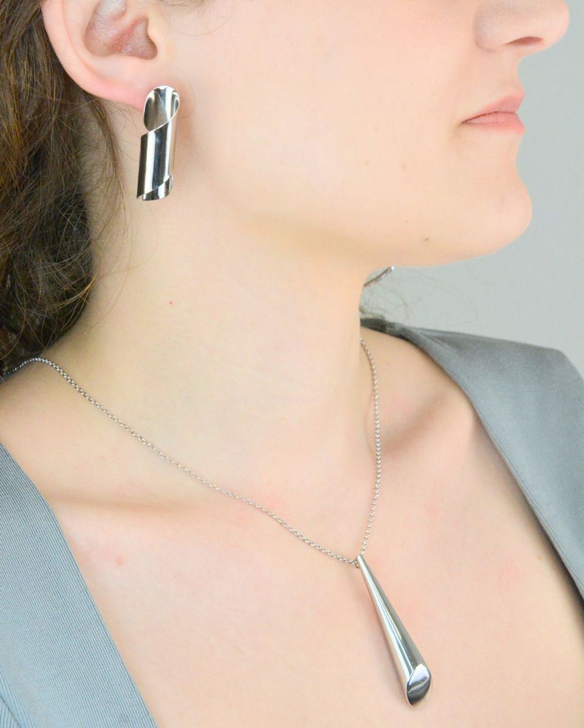 Naszyjnik srebrny próba 925, S2N000000-288 . Naszyjnik wykonany z najwyższej jakości srebra. Idealny pomysł na prezent dla każdej kobiety. Naszyjnik celebrytka wykonany z próby 925 będzie idealnym1.jpg