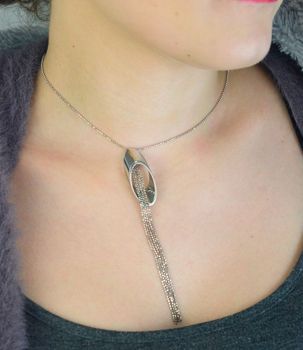 Naszyjnik srebrny S2N000000-292 z owalną zawieszką i wiszącymi łańcuszkami. Srebro próby 925, długość 39+4 cm, waga 9,65 g. Delikatny, elegancki dodatek idealny na każdą okazję (1).JPG