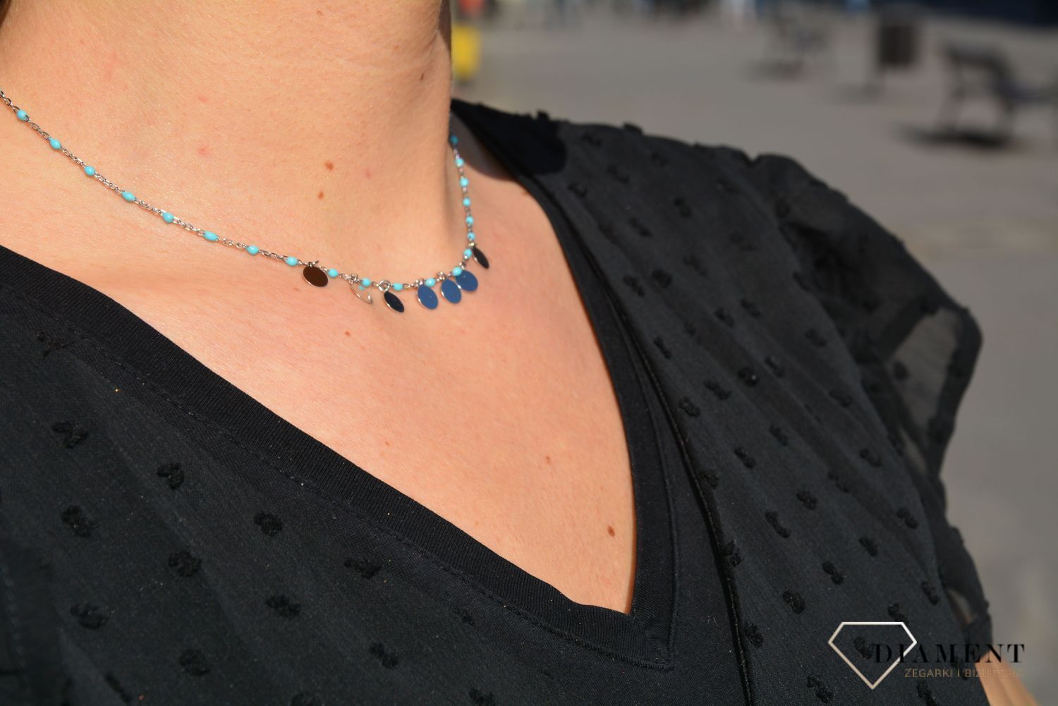 Naszyjnik srebrny z efektownymi niebieskimi koralikami oraz gładkimi kółeczkami. Naszyjnik to idealny prezent dla kobiety. Zapraszamy!.jpg