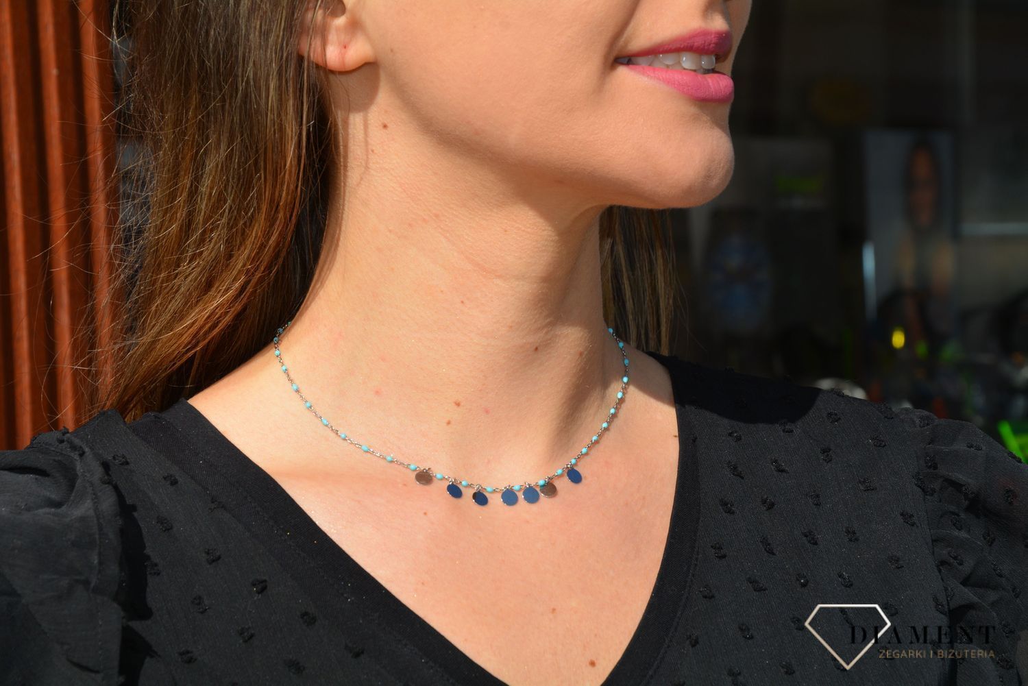 Naszyjnik srebrny z efektownymi niebieskimi koralikami oraz gładkimi kółeczkami. Naszyjnik to idealny prezent dla kobiety. Zapraszamy!.jpg