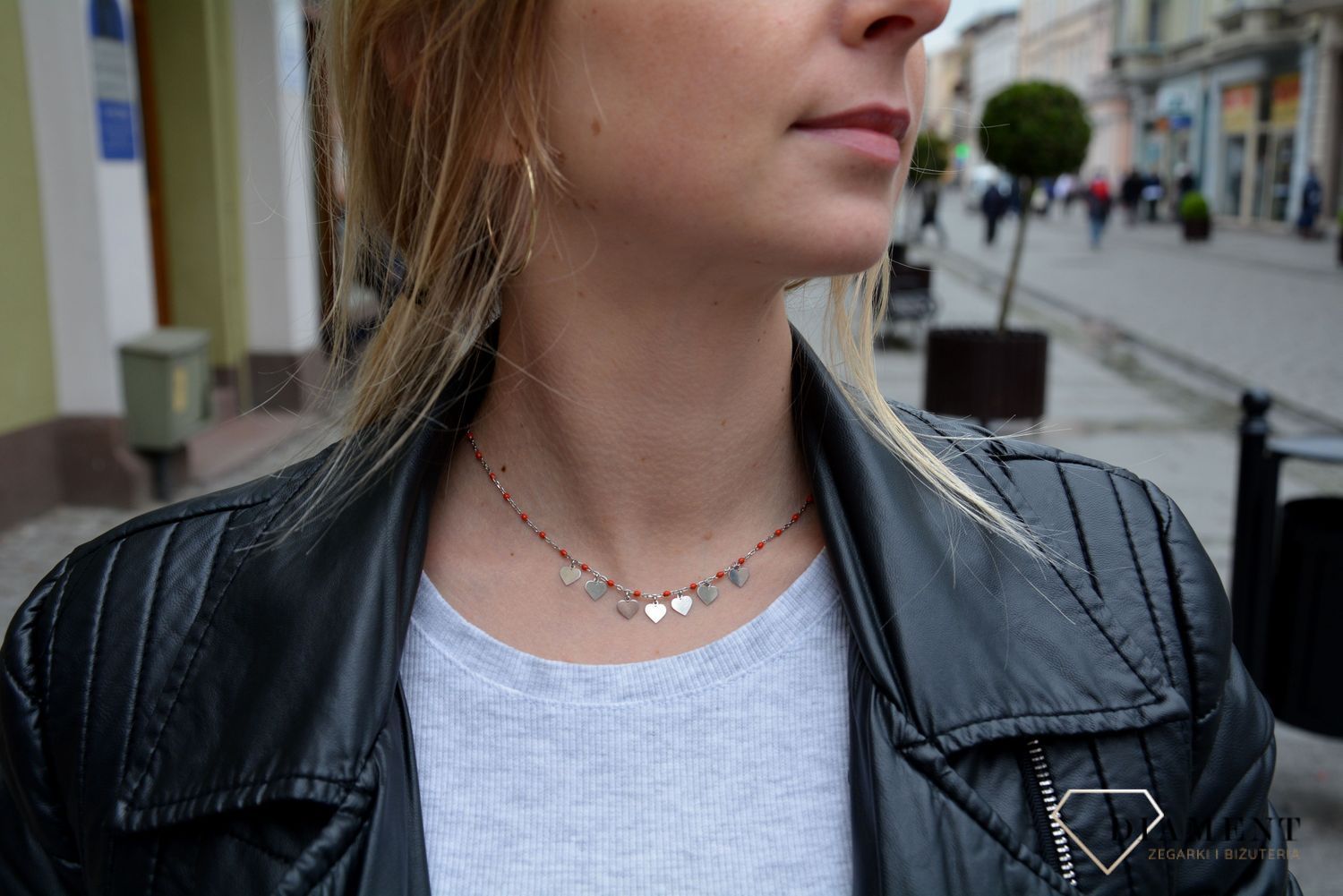 Modny naszyjnik srebrny to idealny wybór. To propozycja dla kobiet, które szukają nowoczesnych dodatków. Naszyjnik z serduszkiem to idealny prezent dla ukochanej..jpg