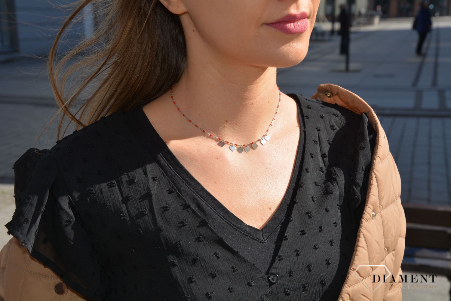 Modny naszyjnik srebrny to idealny wybór. To propozycja dla kobiet, które szukają nowoczesnych dodatków. Naszyjnik z serduszkiem to idealny prezent dla ukochanej..jpg