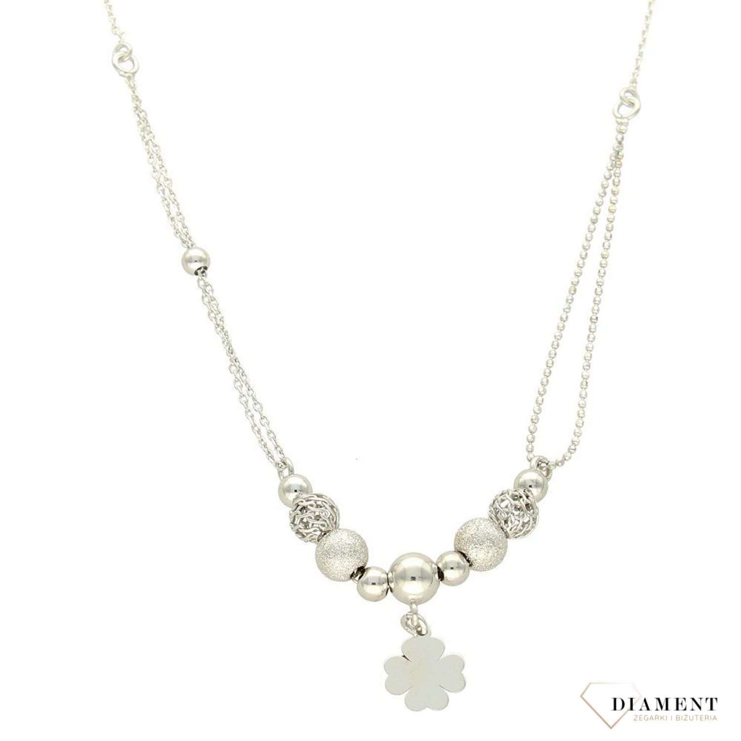 Naszyjnik srebrny z motywem ozdobnych kuleczek i wiszącą koniczynką. Idealny pomysł na prezent dla mamy. Elegancki naszyjnik to wybór idealny..jpg