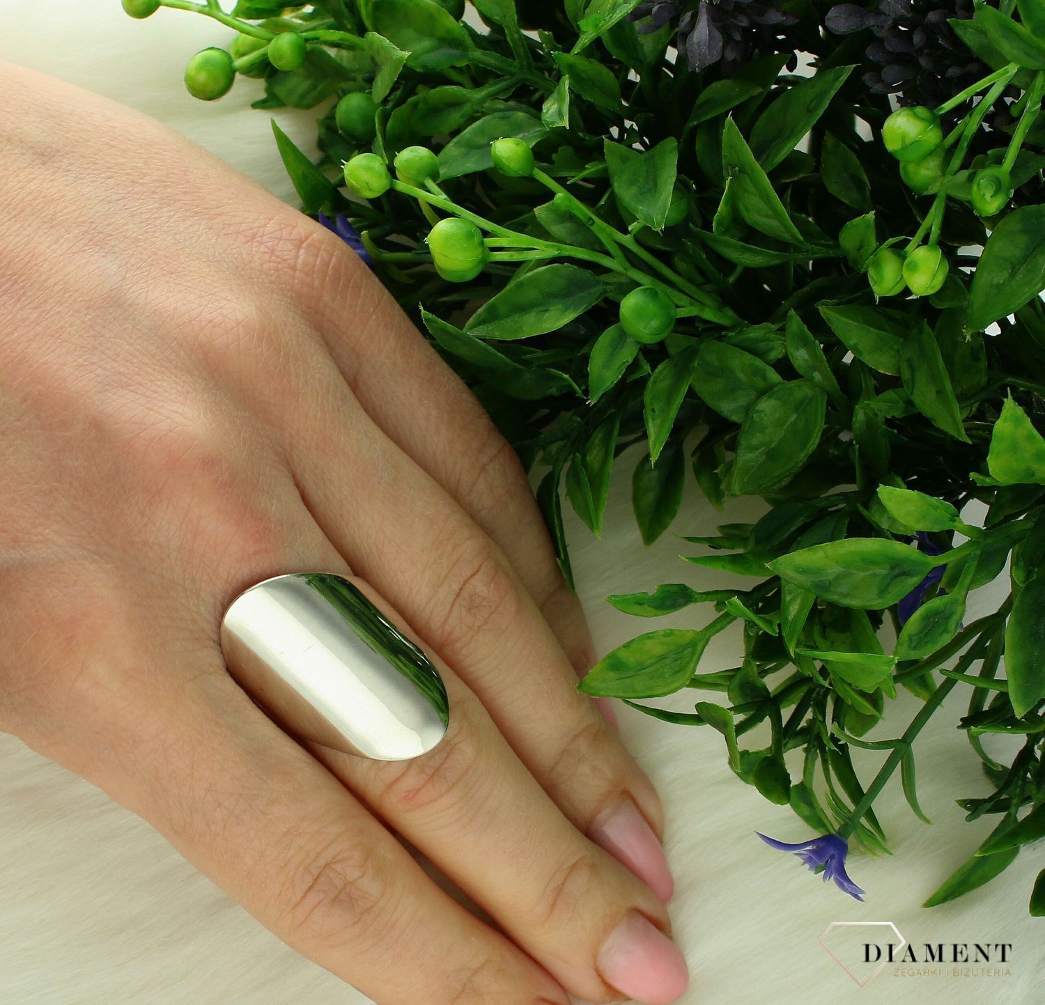 Srebrny pierścionek damski 925 gładki podłużny rozmiar 15 S2P000000-162. Srebrny pierścionek damski. Pierścionek damski srebrny nowoczesny wzór. Pierścionek srebrny damski na prezent (3).jpg