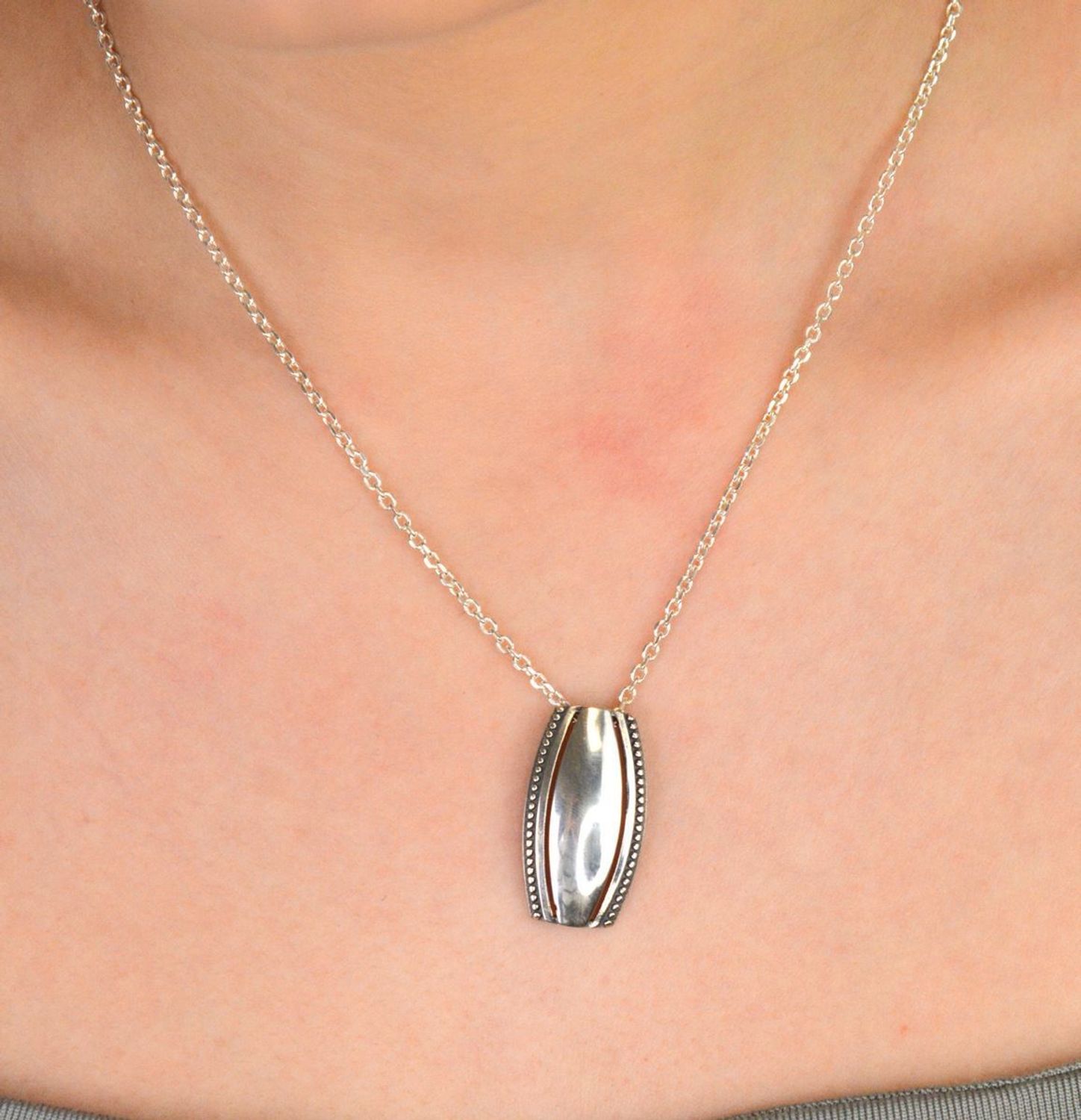 Zawieszka srebrna prostokątna próba 925, S2Z000000-217, Elegancka zawieszka srebrna o prostokątnym kształcie, wykonana z wysokiej jakości srebra próby 925,.jpg